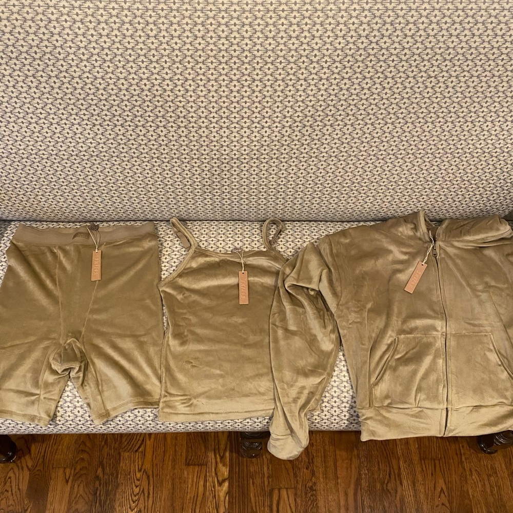 SKIMS Velour set 3 pieces